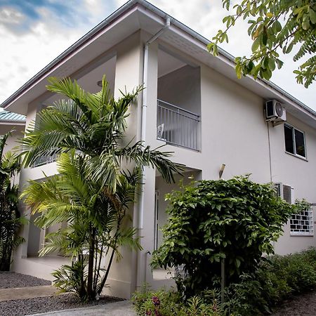 Riverside Residence - Beau Vallon Бо Валон Екстериор снимка
